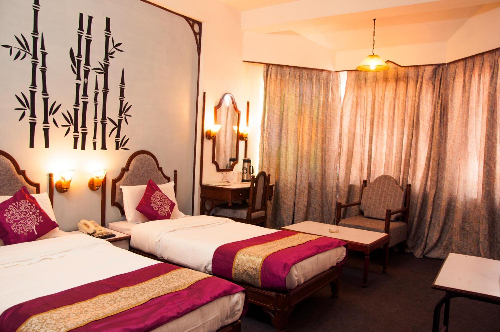 Hotel Gwalior Regency Exterior photo