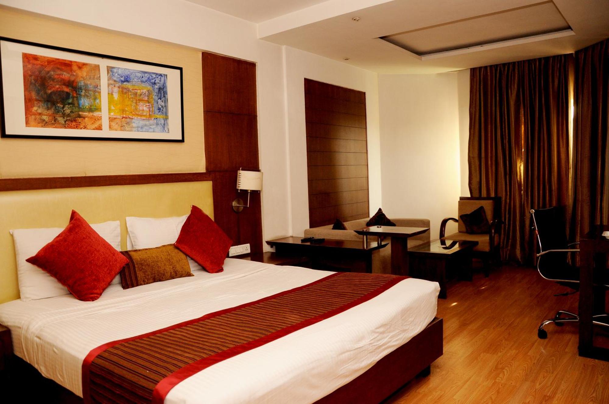 Hotel Gwalior Regency Exterior photo
